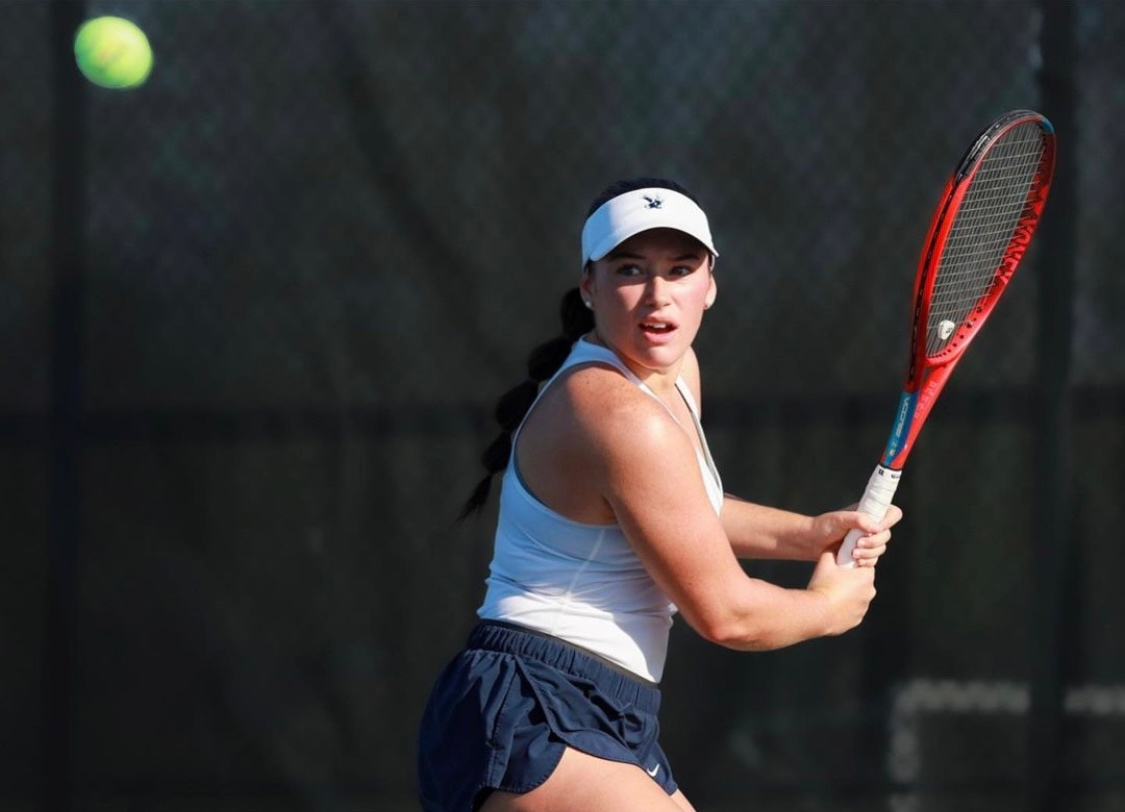 Backhand, eyes on