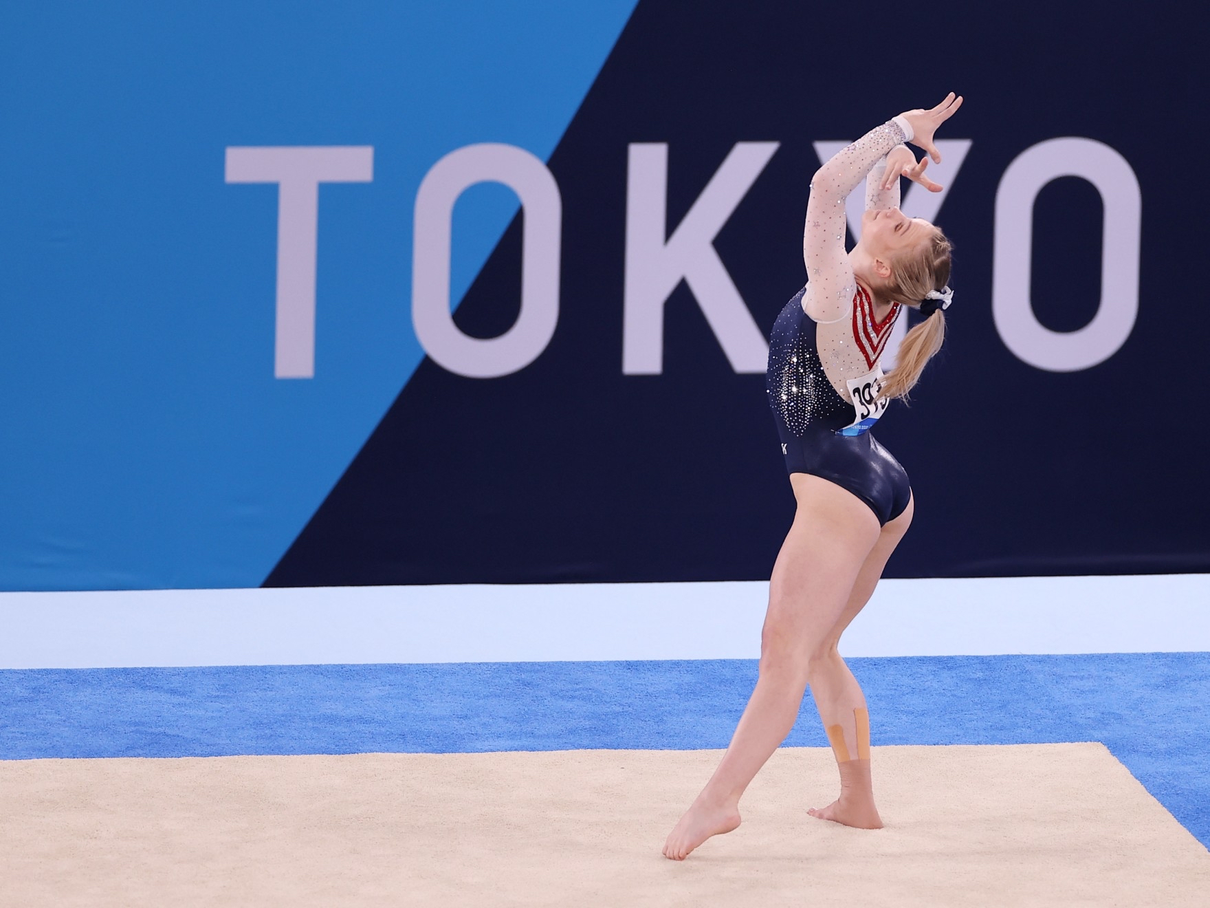 Jade Carey performing her floor routine at the Tokyo Olympics
